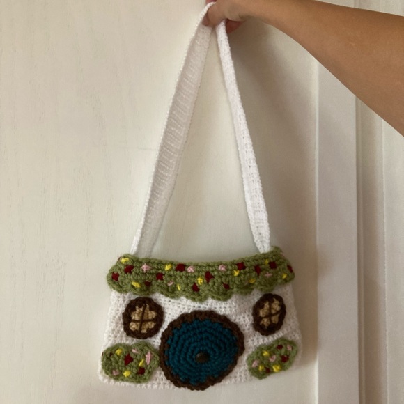 Bag End Lord of the Rings inspired crochet bag - Picture 1 of 4